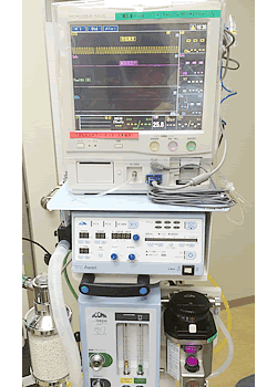麻酔人工呼吸器・心電図モニター